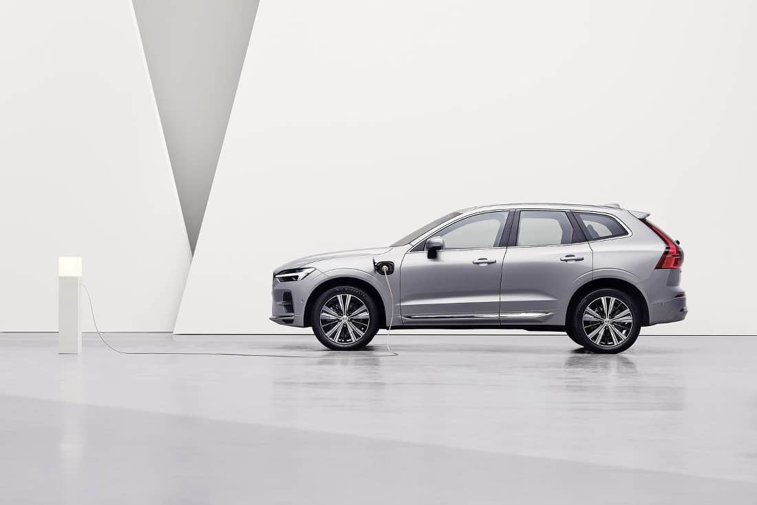 Volvo-XC60-Recharge-Hero