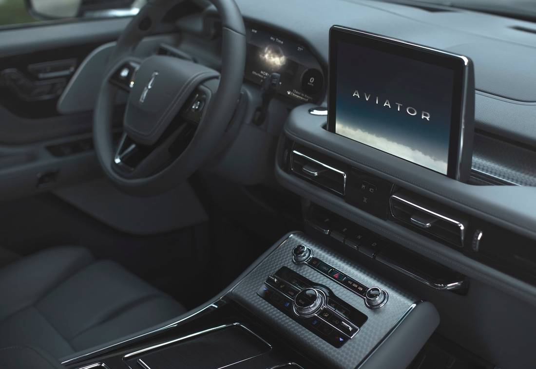 lincoln-aviator-interior