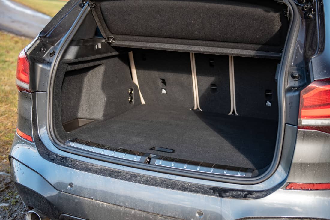 BMW X1 F48 xDrive18d trunk
