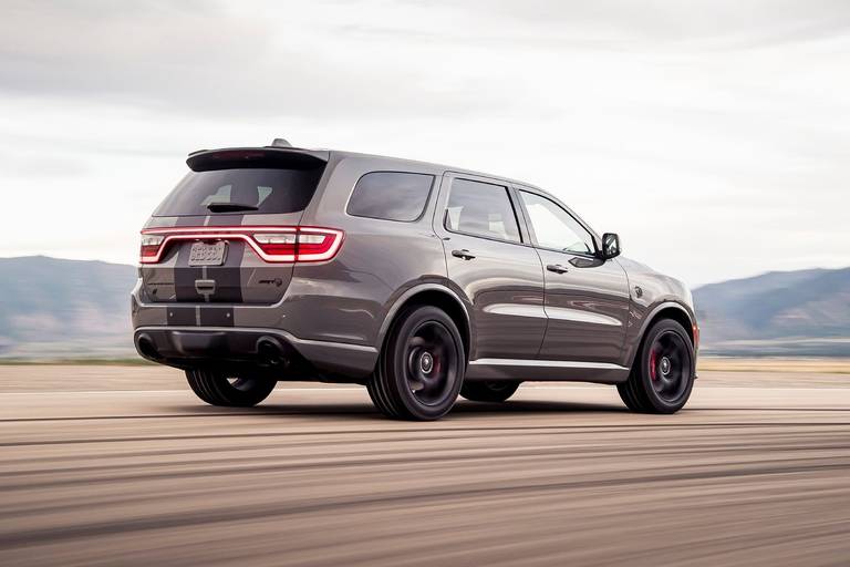  Mit seinen brachialen Leistungsdaten ist der Durango nicht nur  ein riesiges SUV, sondern  auch  ein getarnter Supersportwagen.