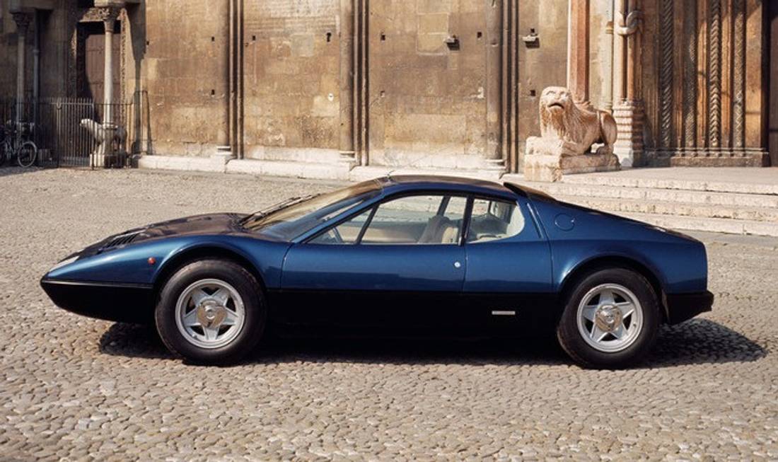 ferrari-365-side