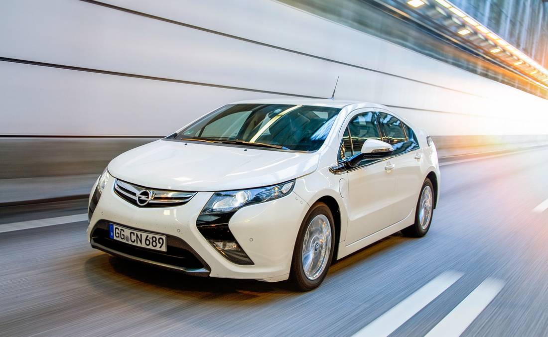 opel-ampera-front