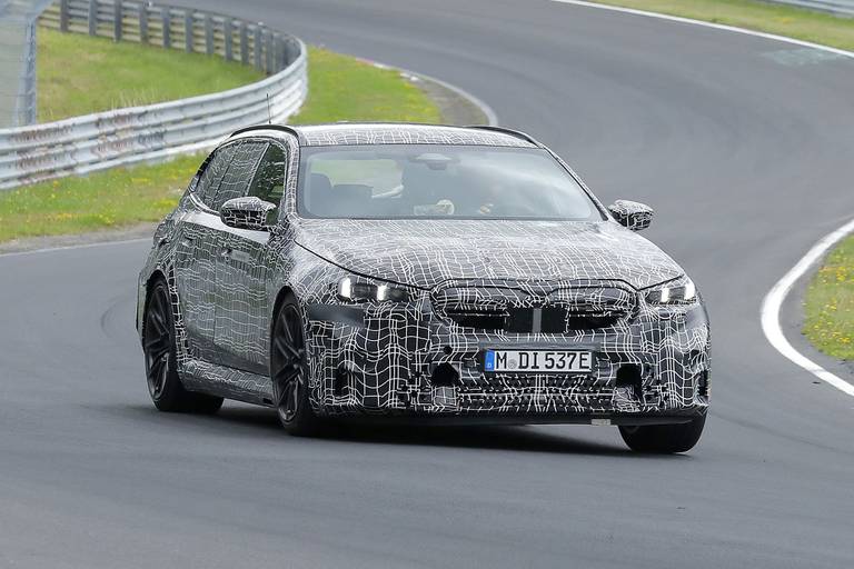 Neuer BMW M5 Touring zeigt sich auf der Nordschleife AutoScout24