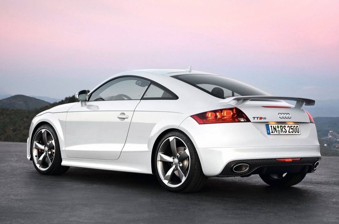 audi-tt-rs-back