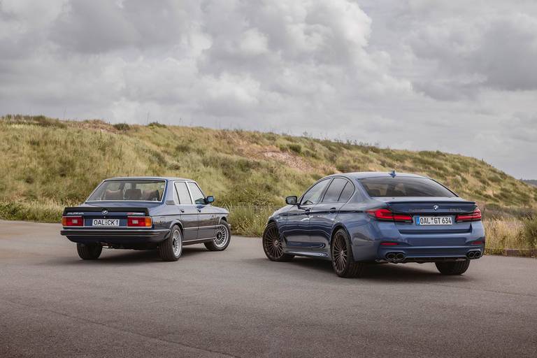  42 Jahre trennen den ersten und den letzten von Alpina gebauten Fünfer. Der B7 S und der B5 GT markieren dabei die jeweils leistungsstärksten Modelle ihrer Epoche.