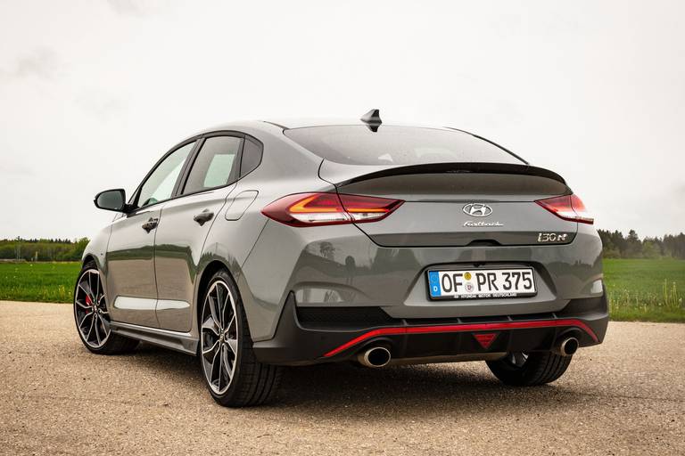 Hyundai-i30-Fastback-N-Performance-back