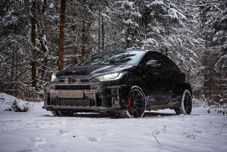 Toyota-GR-Yaris-2021-Front-Side