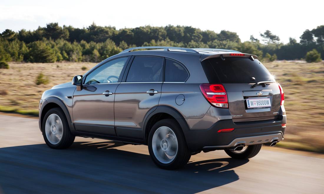 chevrolet-captiva-back