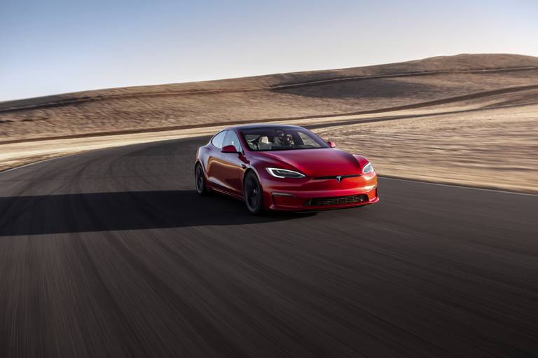  Neben seiner schönen Linienführung ist das Model S der Tesla mit den ungewöhnlichsten Fahrwerten.