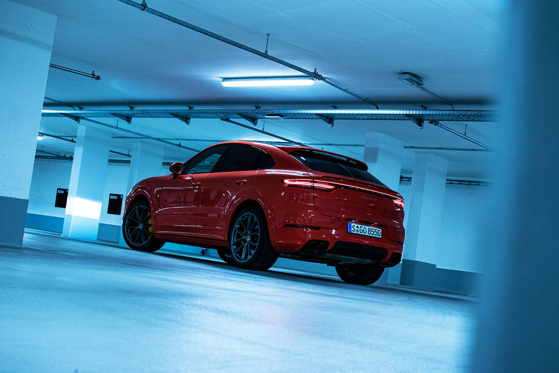 Cayenne-Coupe-Rear-Hero