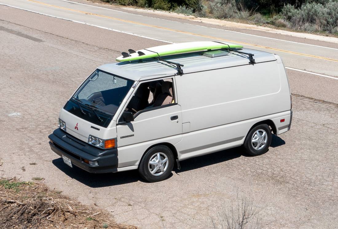 mitsubishi-delica-front