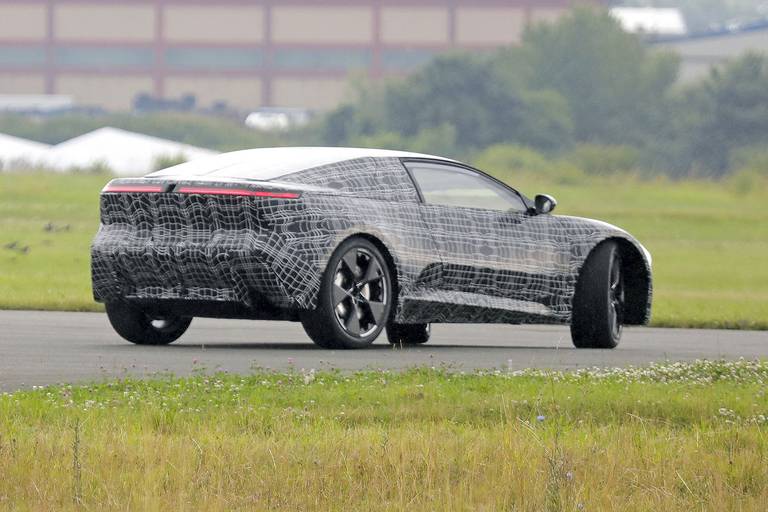 bmw-neue-klasse-4er-2026-seite-heck