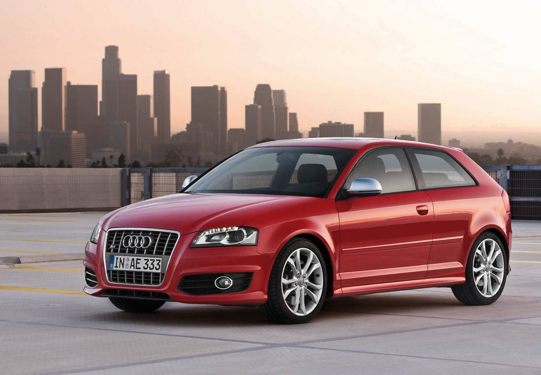 audi-s3-8p-side