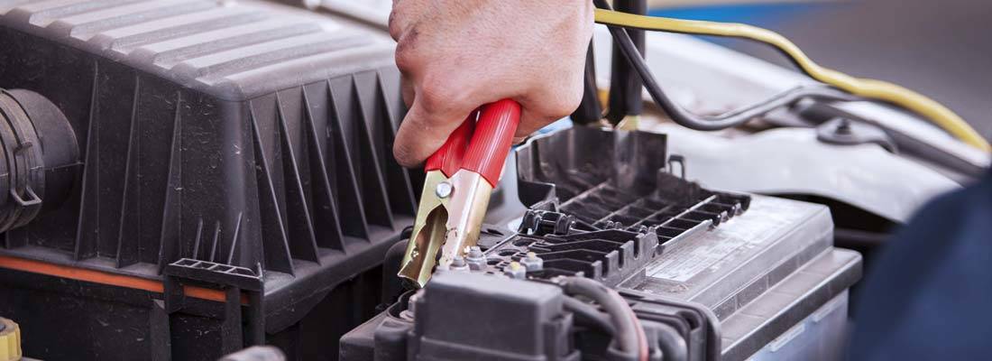 Nach Starthilfe gewisse Zeit fahren: So lange muss Autobatterie aufladen