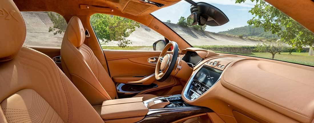 aston-martin-dbx-interieur