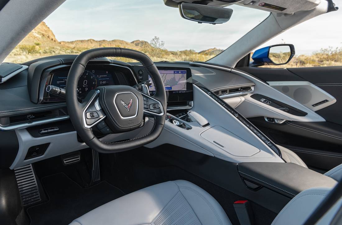 chevrolet-corvette-c8-stingray-interior