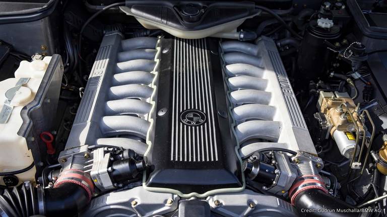 bmw-750il-v16-goldfisch-1990-motor