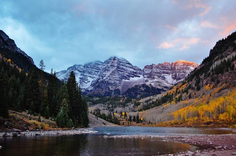  Zurück in die USA heißt auch: zurück in die Natur! Zahlreiche Nationalparks laden zum Besichtigen ein. Die Weitläufigkeit der Staaten erkundet man auch weiterhin am besten mit dem Auto.