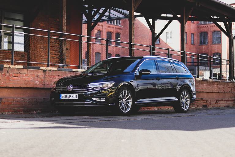 Volkswagen Passat Variant 20 TSI Front 1