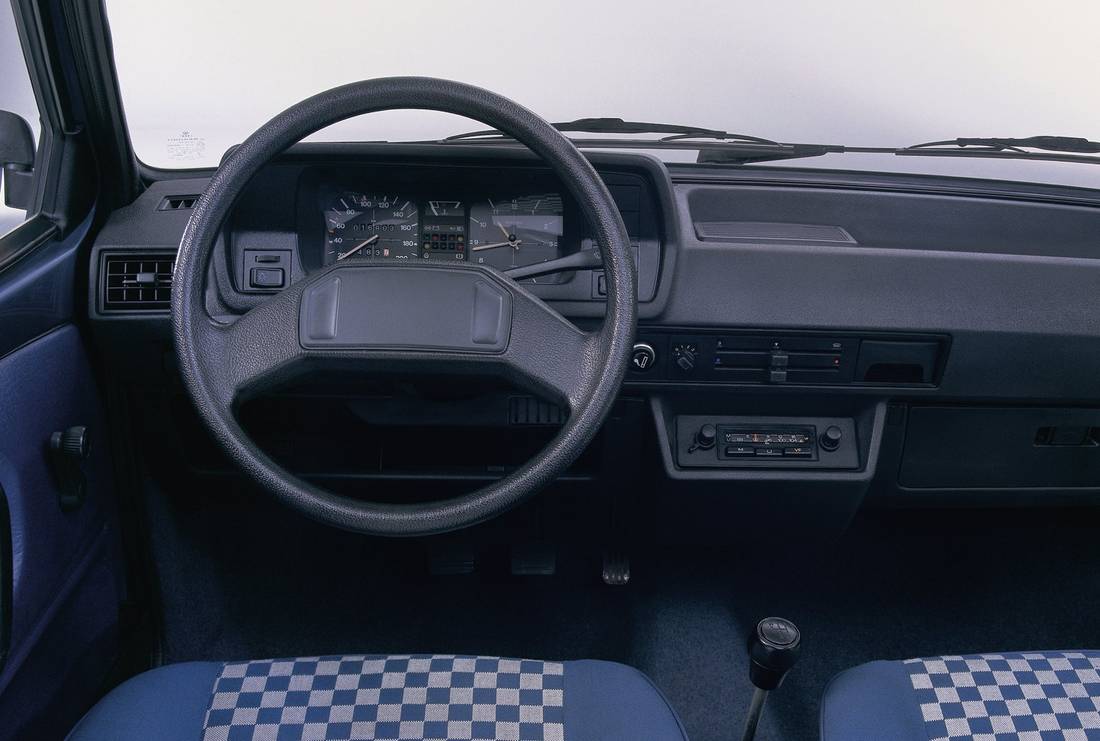 vw-polo-86c-ii-mk2-interior