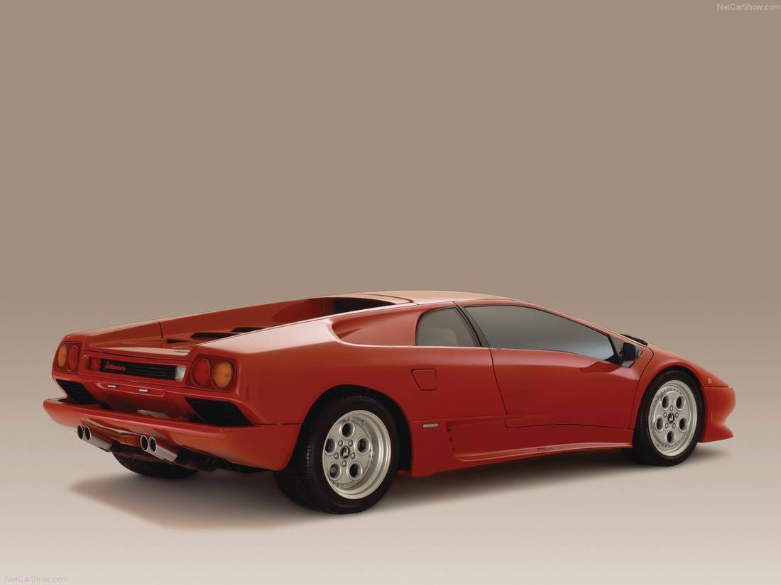 lamborghini-diablo-back