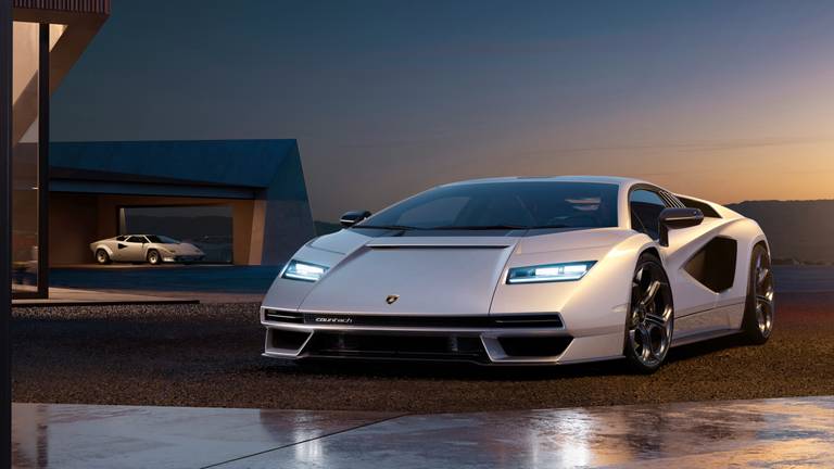  Der Super-Sportwagen Lamborghini Countach ist seit April 2022 sogar als Mildhybrid erhältlich.