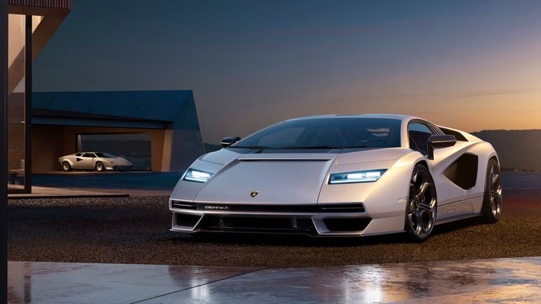 Der Super-Sportwagen Lamborghini Countach ist seit 2022 sogar als Mildhybrid erhältlich.