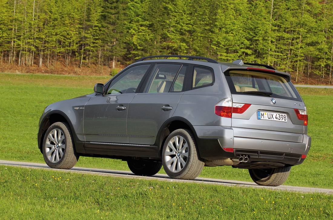 bmw-x3-e83-back