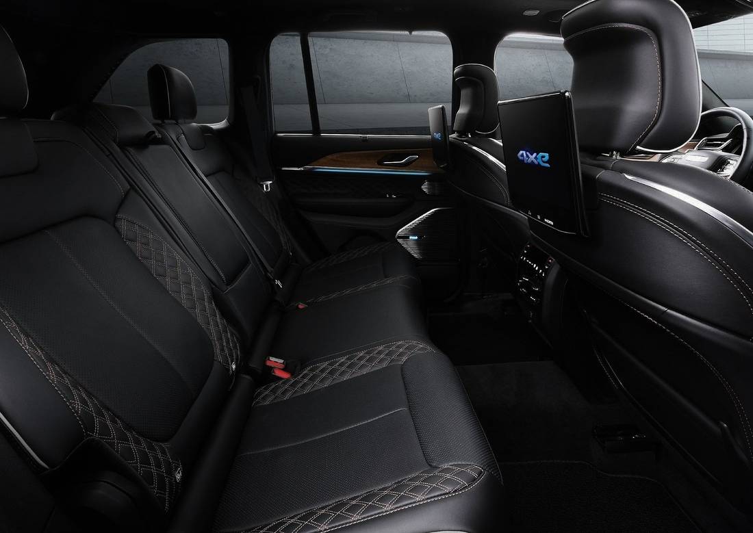 jeep-grand-cherokee-seats