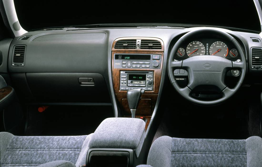 nissan-cedric-interior