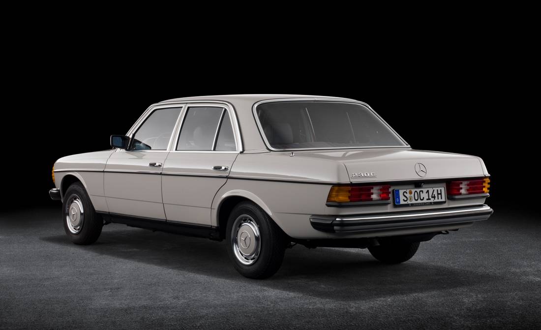 mercedes-benz-230-back