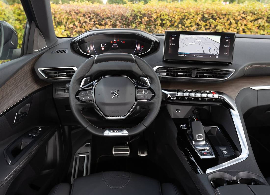 Peugeot-5008-Interior