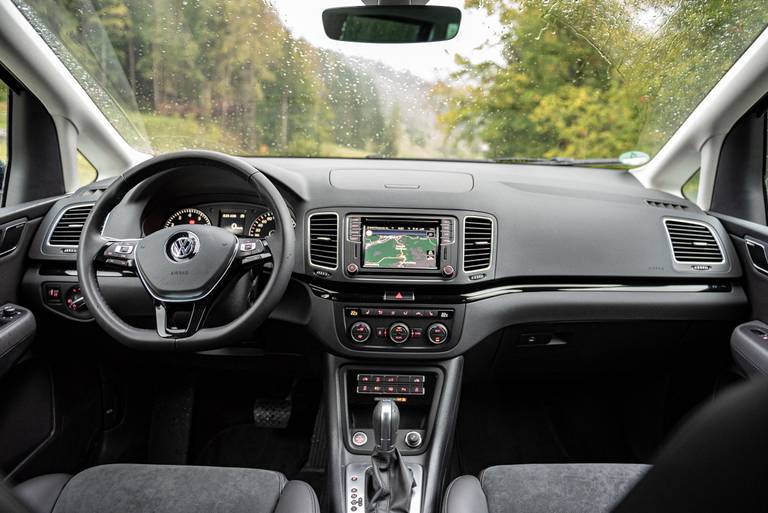 Volkswagen-Sharan-II-Highline-Interieur