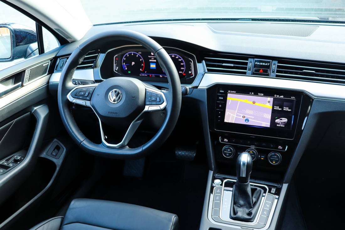 Volkswagen Passat Variant 20 TSI Interior 1