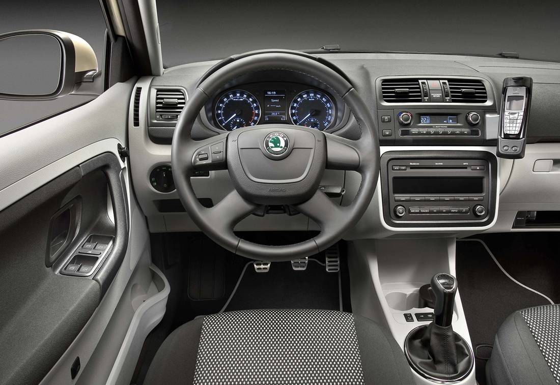 skoda-fabia-scout-interior