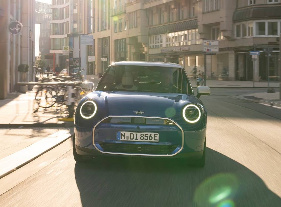 Mini-Cooper_SE (2)