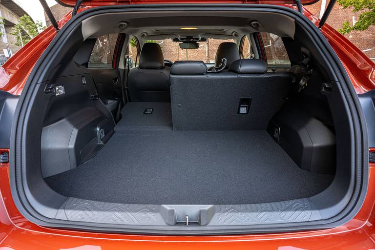  Compared to its predecessor, the trunk has been reduced from 340 to 315 liters. Below the Golf 8 with 380 liters.