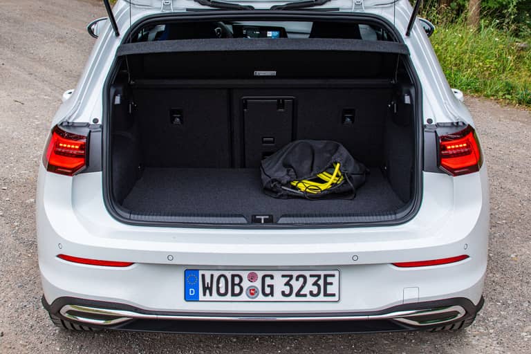 Golf-8-GTE-Trunk