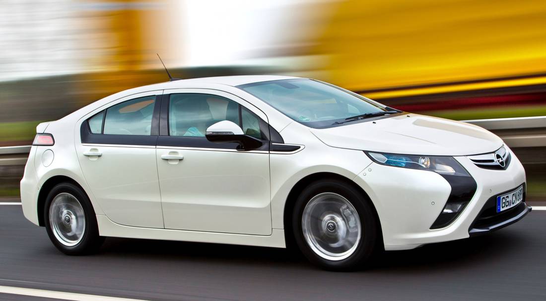 opel-ampera-side