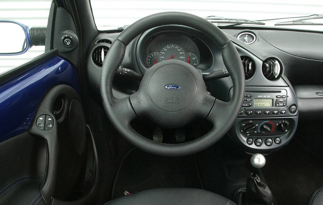 ford-streetka-interior