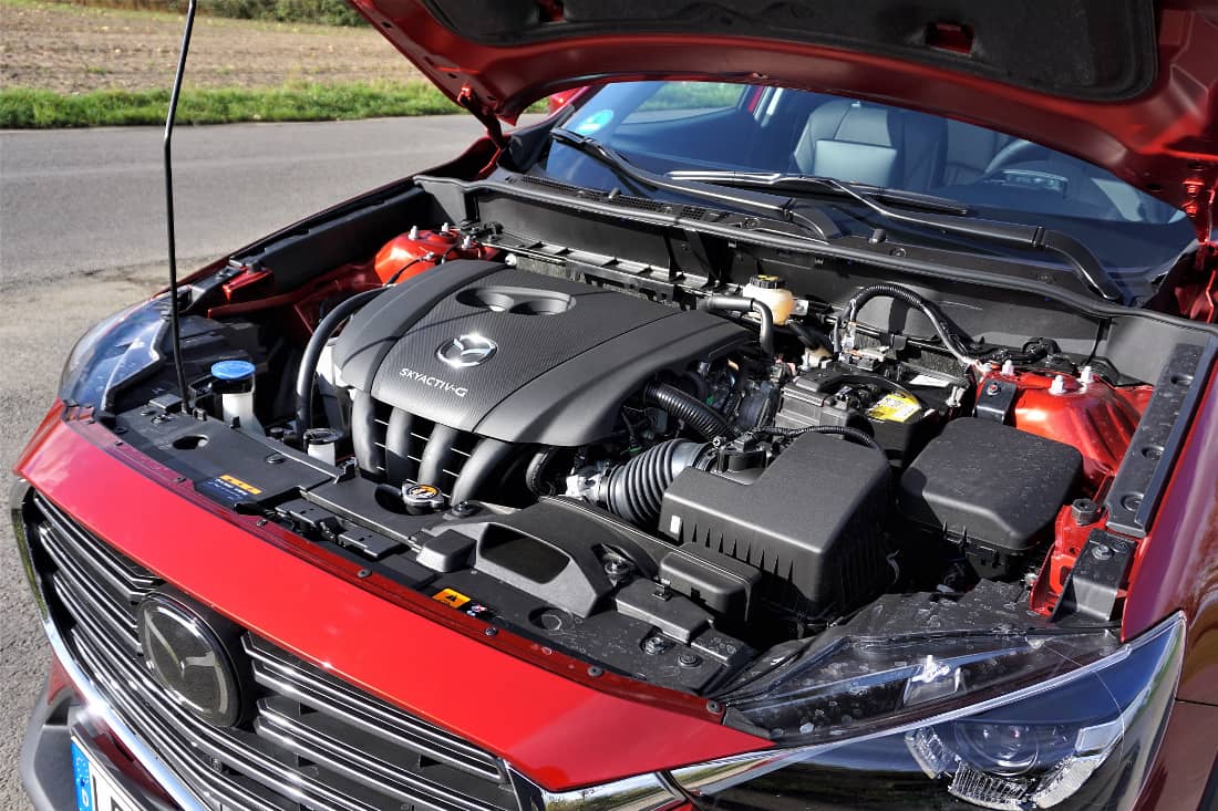 Mazda CX-3 Modelljahr 2021 Magma Rot Motor