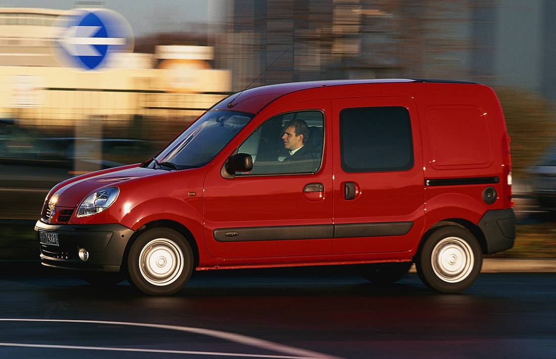 nissan-kubistar-side