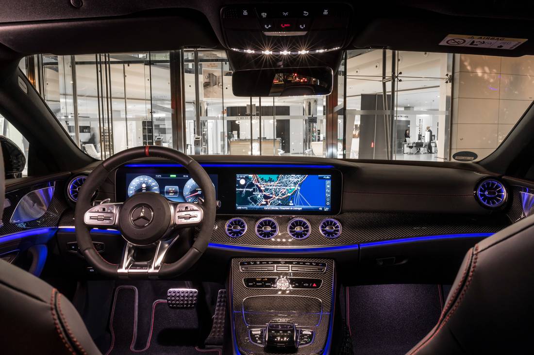 mercedes-benz-cls-interior