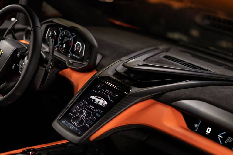 Lambroghini-Revuelto-2023-Interior-2