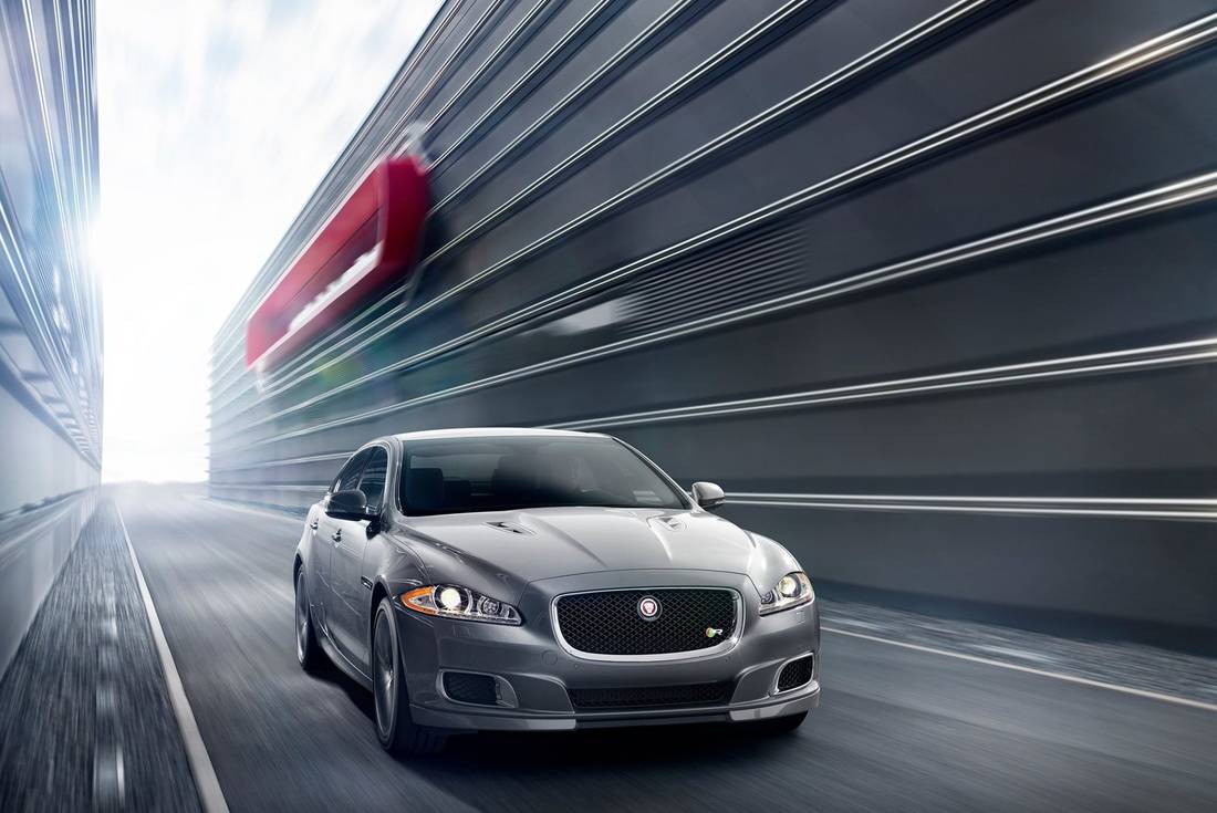 Jaguar XJR