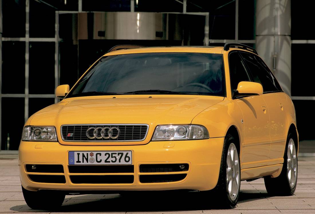 CATION: Fährt als Super-Kombi aus den 90er Jahren vor und wird 2022 ab Baujahr 1992 zum Oldtimer gekürt: Der Audi S4 Avant.