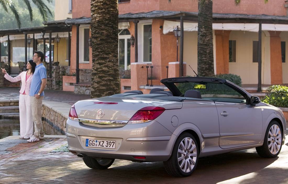 opel-astra-h-cabrio-back