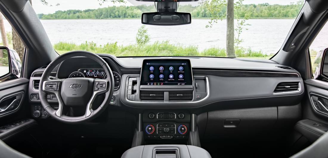 chevrolet-suburban-interior