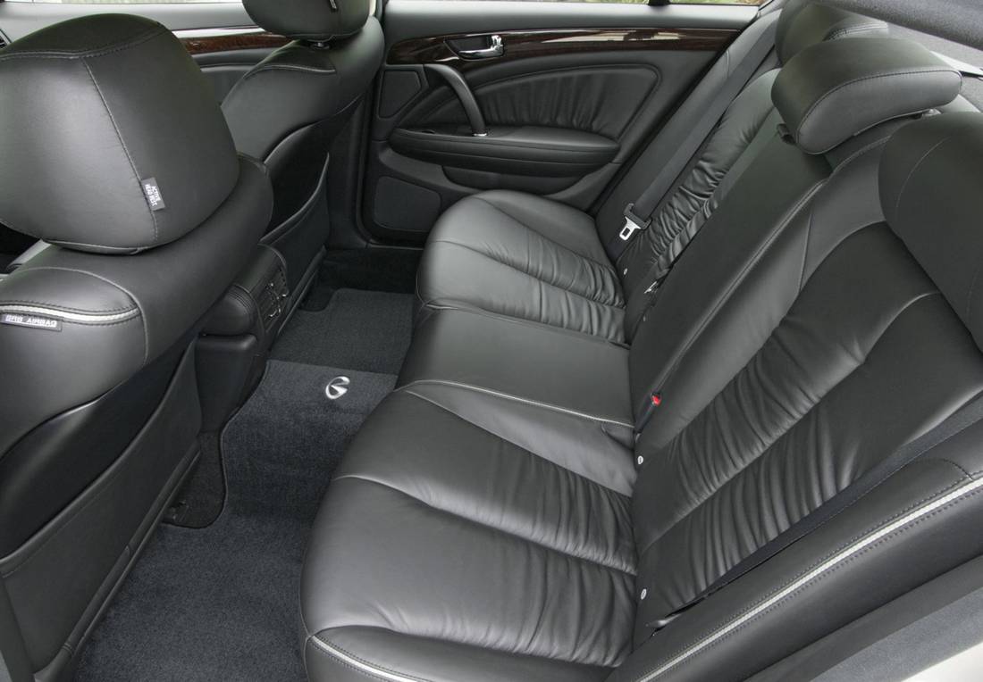 infiniti-q45-seats