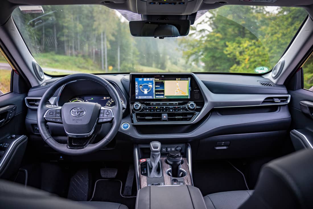 Toyota Highlander Hybrid interior